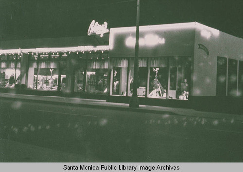 View of Colvey's Men's Shop at night in Pacific Palisades, Calif