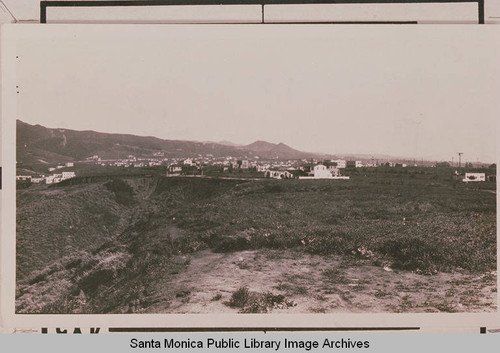 Looking due east from Temescal Canyon toward downtown Pacific Palisades, Calif