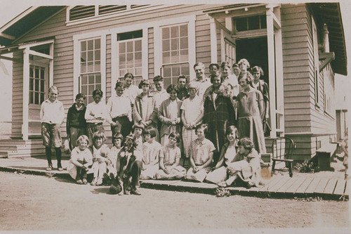 First class of Pacific Palisades Elementary school in 1925