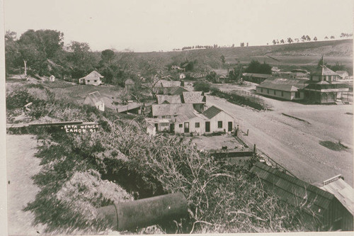 Early settlement in Santa Monica Canyon, Calif