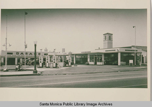 Jack Sauer's Garage located on Sunset Blvd. and La Cruz Avenue in Pacific Palisades, Calif