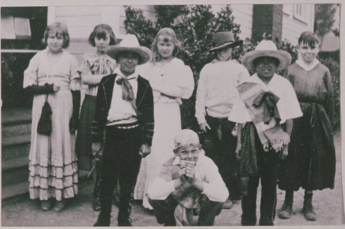 Children in costumes, Santa Monica Canyon, Calif