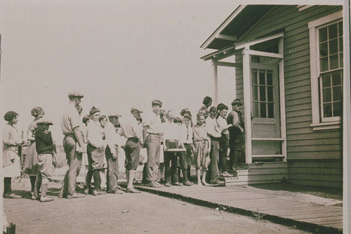 First class of Pacific Palisades Elementary school in 1925