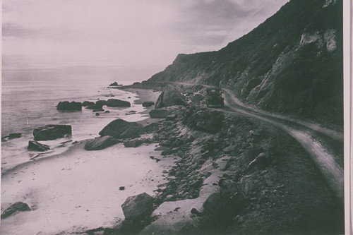 Car traveling south along the coast to Santa Monica