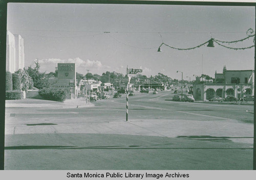 Intersection of Sunset Blvd. and Via de La Paz with Business Block to the right