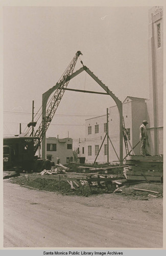 Building of the sanctuary for the Palisades Methodist Church showing laminated arches