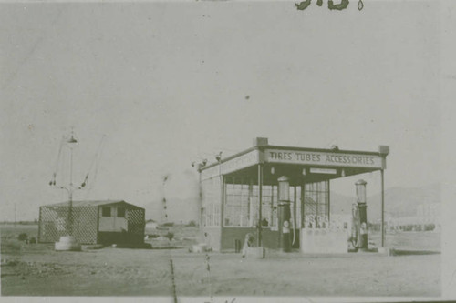 Jack Sauer's Service Station in Pacific Palisades