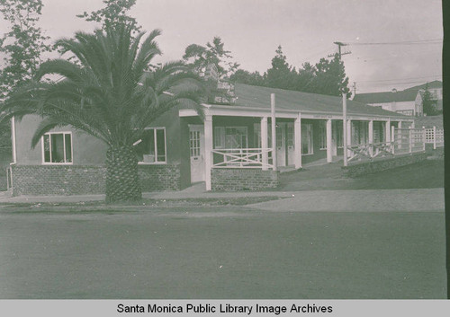 Commercial building on Via de La Paz, Pacific Palisades, Calif