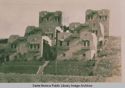 Strohl Apartments on Haverford Avenue, Pacific Palisades, Calif