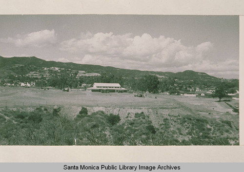 Pacific Palisades Recreation Center at the edge of the village