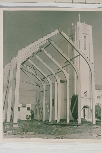 Building of the sanctuary for the Palisades Methodist Church showing laminated arches