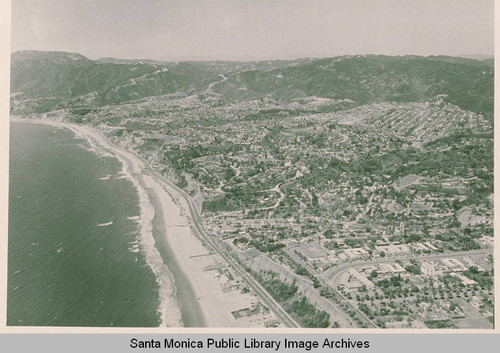 Aerial view of Pacific Palisades, Calif