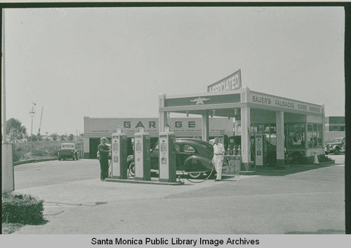 Jack Sauer's Garage located on Sunset Blvd. and La Cruz Avenue in Pacific Palisades, Calif