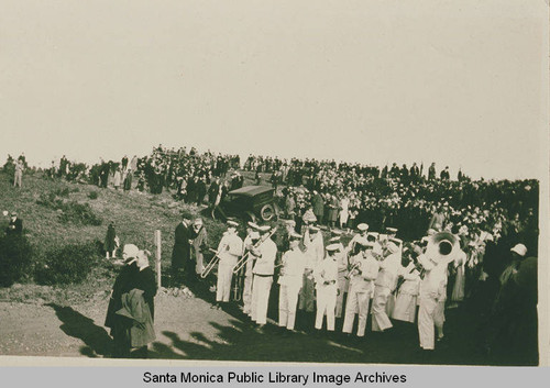 Setting for Easter Sunrise Service on Peace Hill, Pacific Palisades, Calif