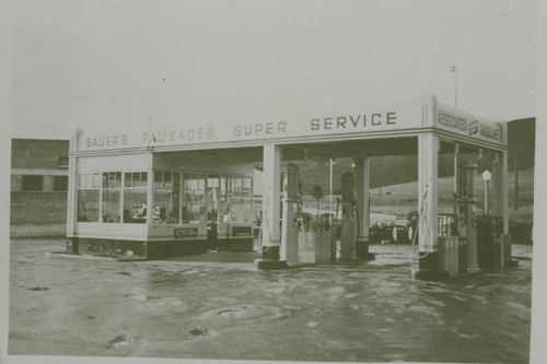 Jack Sauer's Service Station in Pacific Palisades