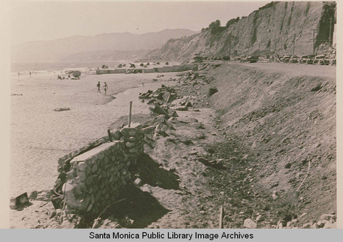 Beach and seawalls at Santa Monica Canyon, Calif