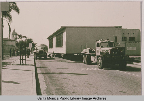 Moving a new classroom at Pacific Palisades Elementary School at Via de la Paz