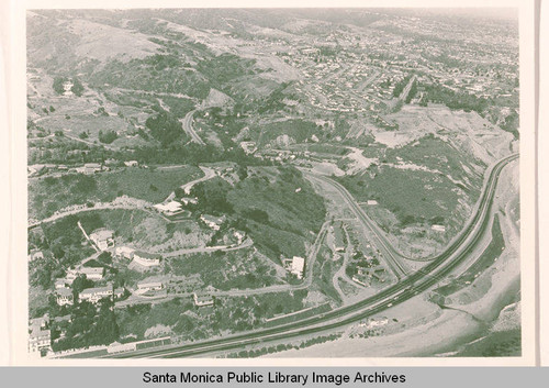 Aerial view of Pacific Palisades, Calif