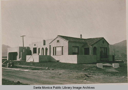 House at De Pauw Street and Swarthmore Avenue in Pacific Palisades, Calif