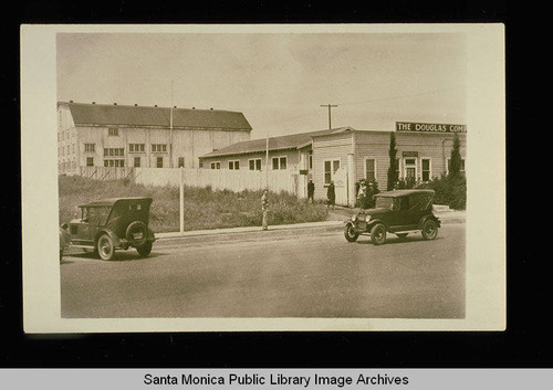 Original Douglas Aircraft Company plant on Wilshire Blvd. at Twenty-Fifth Street, Santa Monica, Calif