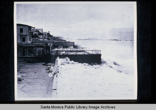 Seas pounding homes in Santa Monica on February 4, 1935 (from the Los Angeles Examiner newspaper)