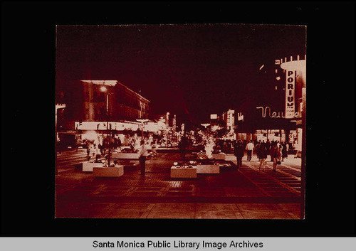 Santa Monica Third Street Mall at night