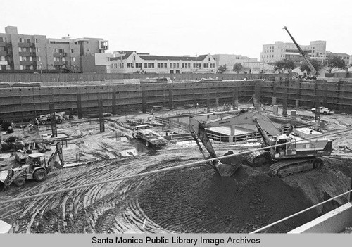 Excavation of the parking garage underneath the new Main Library, Santa Monica Blvd. and Sixth Street, Santa Monica, Calif. (Library built by Morley Construction. Architects, Moore Ruble Yudell.) January 23, 2004