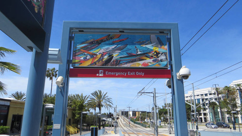 Artwork on gateway arches at 26th St/Bergamot station, April 28, 2017