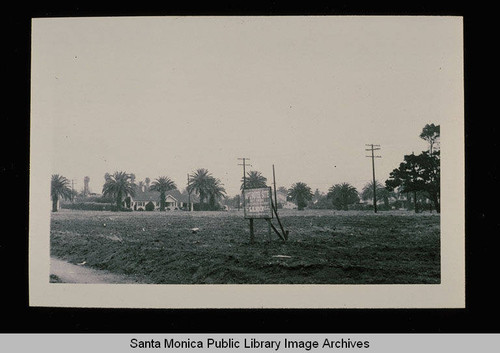 Northeast corner of Alta Avenue and Ocean Avenue looking north (vacant lot)