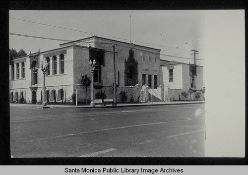 Santa Monica Public Library, Main Library, 503 Santa Monica Blvd. (after the 1927 remodel)