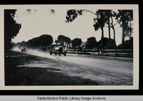 Santa Monica automobile road race on Wilshire Blvd