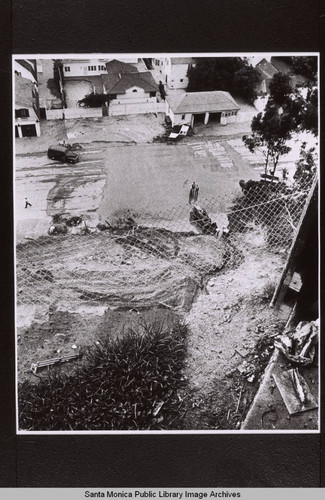 Looking down at landslide damage from the Palisades Park bluffs in August 1956, Santa Monica, Calif