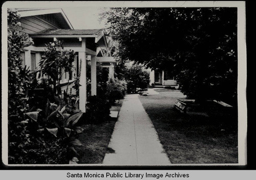 Turn-of-the century cottages in the Vawter subdivision, 2506-2516 Fourth Street, Santa Monica, Calif