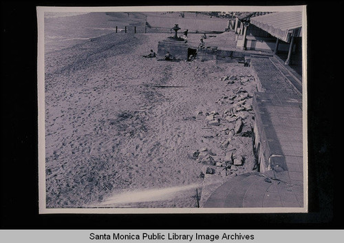 Santa Monica tide studies in front of the Grand Hotel with tide 3.3 feet 12:50 PM on January 26, 1939