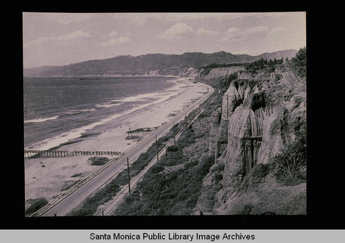 Coast looking north from the Palisades, Santa Monica, Calif