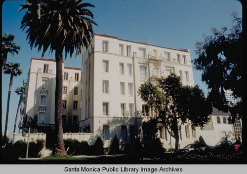 Charmont Apartments, 330 California Avenue, Santa Monica, Calif
