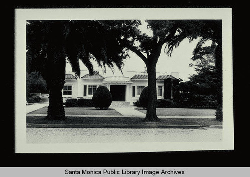 517 Alta Avenue (Lot 17, Block F) Santa Monica, Calif., owned by Lillian M. Parker