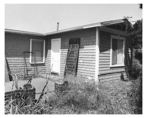 Residence at 1942 1/2 High Place facing west, Santa Monica, Calif., July 2009