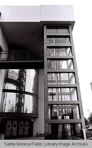 View of the entrance of the Museum of Flying, 2772 Airport Avenue, Santa Monica Municipal Airport