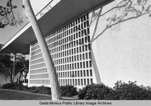 Santa Monica Public Library Main Library, 1343 Sixth Street, designed by architects Matthew Robert Leizer and Thomas J. Russell (The Library was constructed in 1964 and opened to the public in September 1965) February 1, 2003