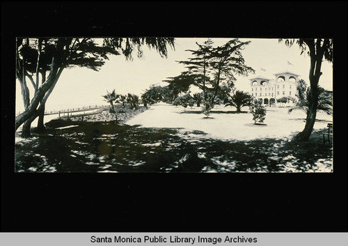 Palisades Park and the Windermere Hotel on Ocean Avenue, Santa Monica, Calif