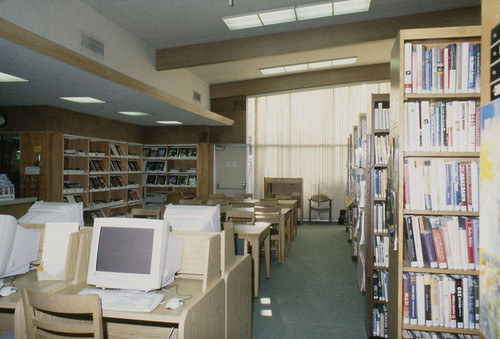 Interior of the Montana Avenue Branch Library at 1704 Montana Avenue in Santa Monica before the 2001-02 remodel designed by Architects Killefer Flammang