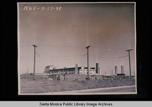 Brickyards of Gladding McBean looking southeast from Colorado Avenue and Cloverfield, Santa Monica, Calif. on February 2, 1939