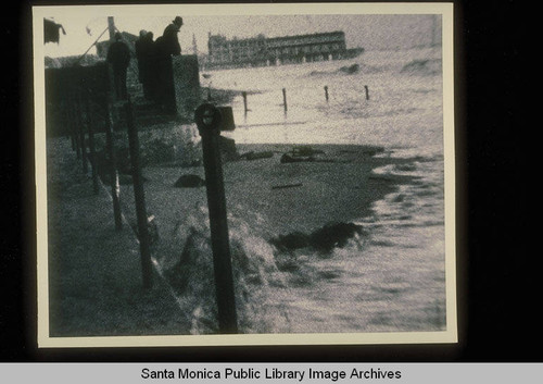 Storm wrecking the Santa Monica Pier