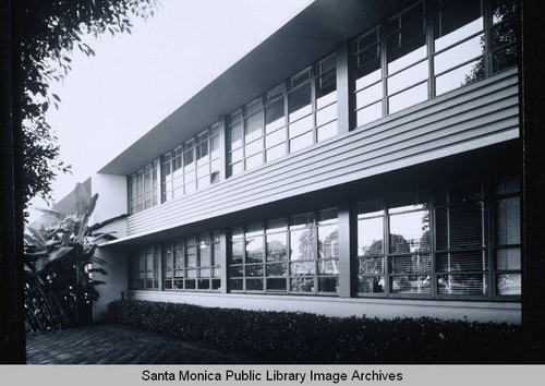 Exterior north side detail view, facing southeast, Rand Corporation Headquarters, 1700 Main Street, Santa Monica, Calif