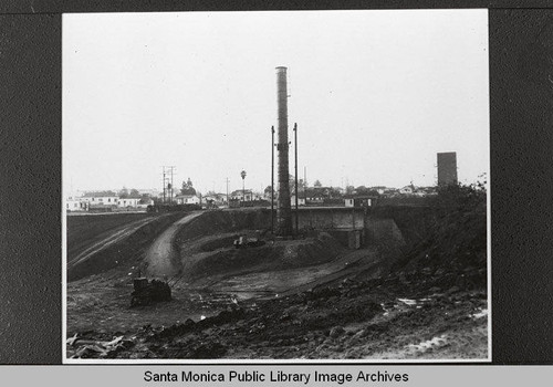 Construction of the City Incinerator at the Santa Monica City Yards