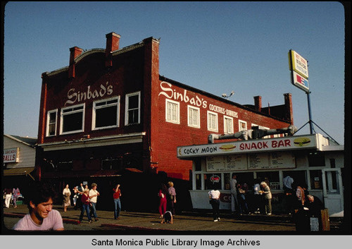 Sinbad's and the Cocky Moon Snack Bar on the Santa Monica Pier in May 1986