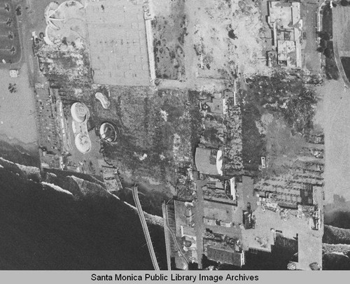 Remains of Pacific Ocean Park Pier after the fire, before it was demolished, September 16, 1974