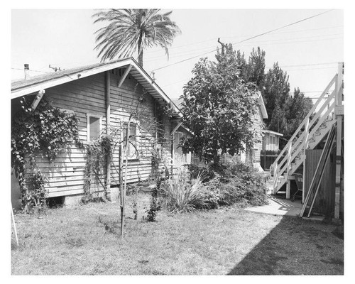 View of residence at 1954 High Place facing southeast, Santa Monica, Calif., July 2009