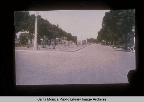 Fourth Street and Palisades Avenue, Santa Monica, Calif